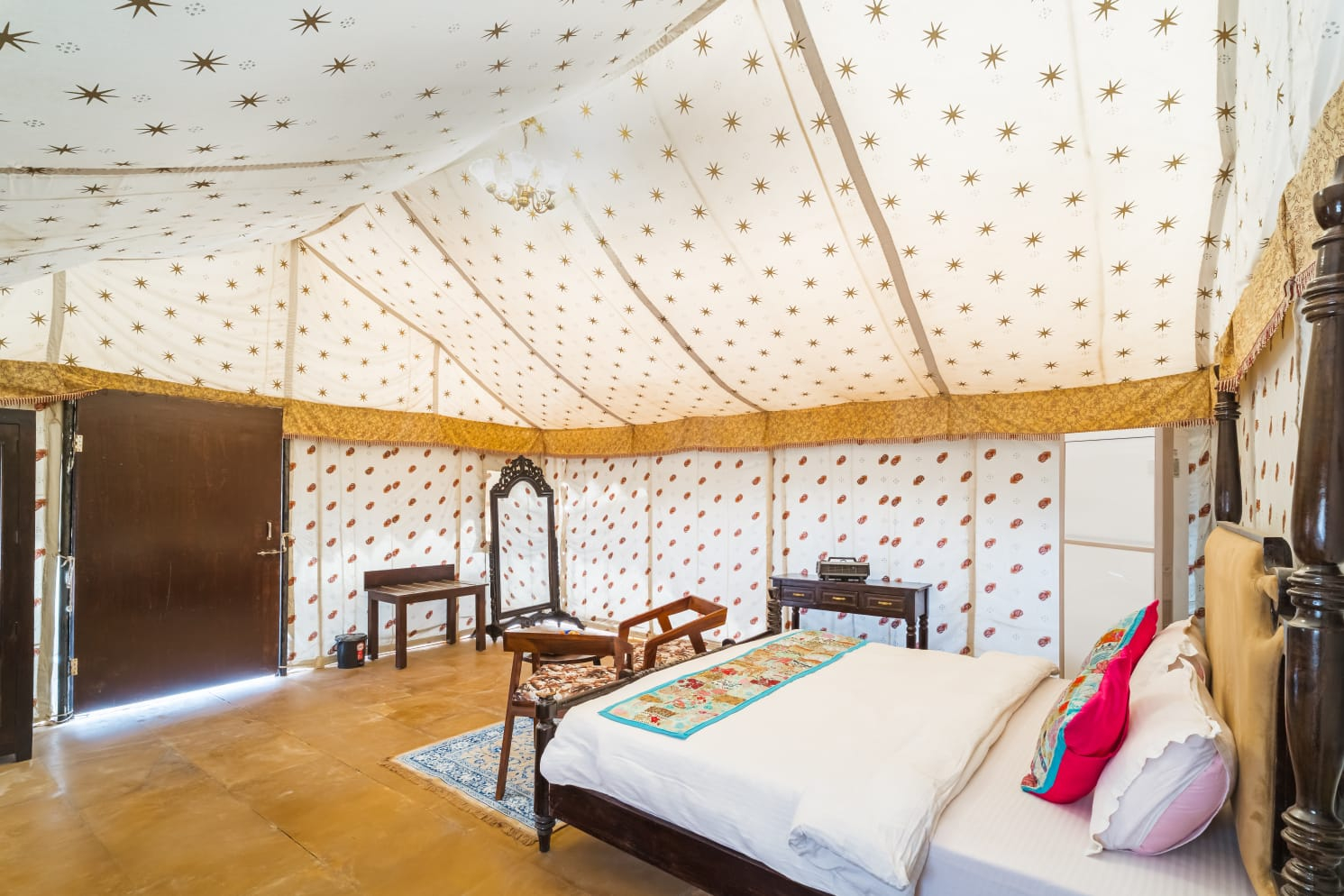 Deluxe Tent Camp at The Musafir Resort